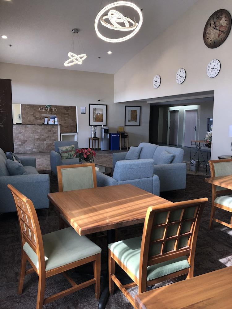 Quality Inn Airport Colorado Springs Exterior foto