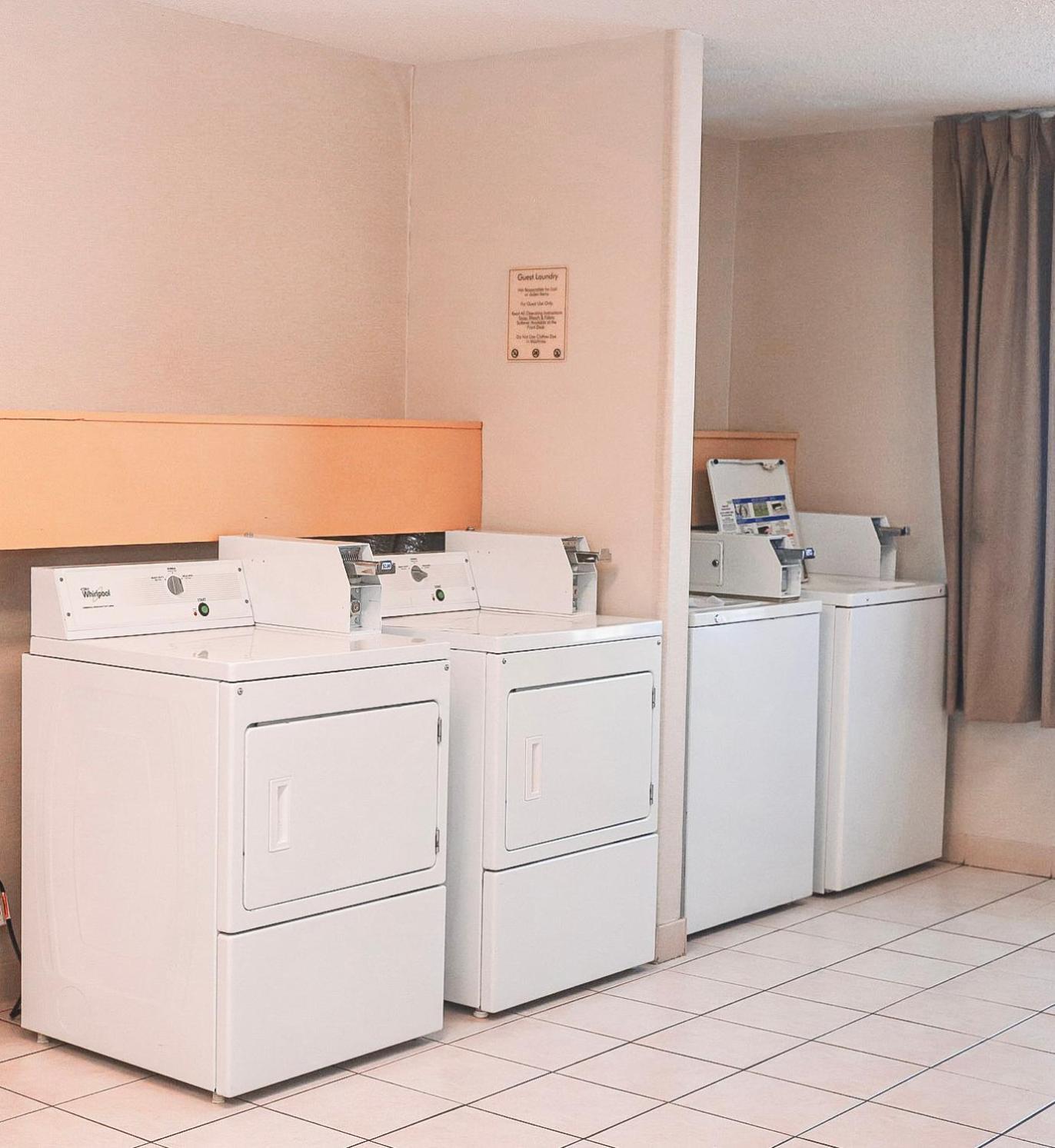 Quality Inn Airport Colorado Springs Exterior foto