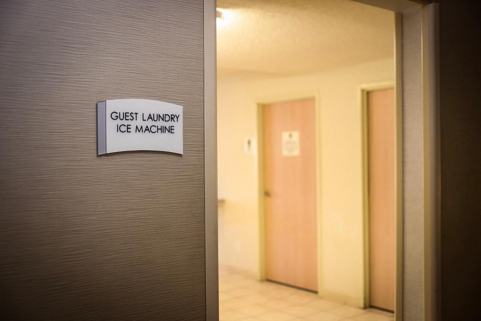 Quality Inn Airport Colorado Springs Exterior foto