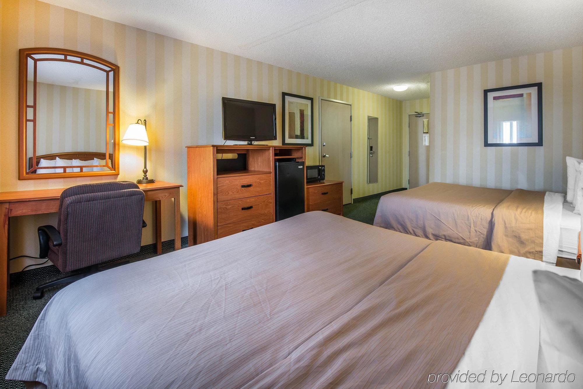 Quality Inn Airport Colorado Springs Exterior foto