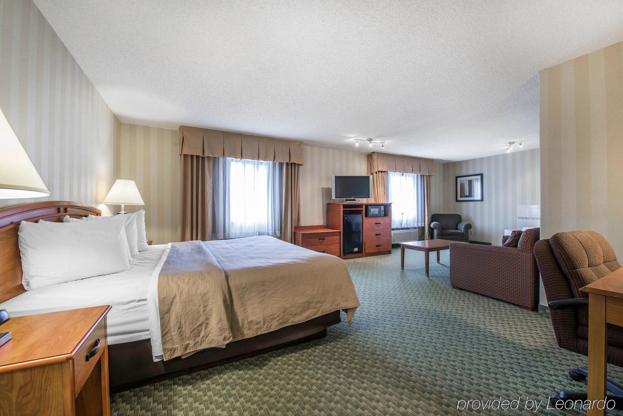 Quality Inn Airport Colorado Springs Exterior foto