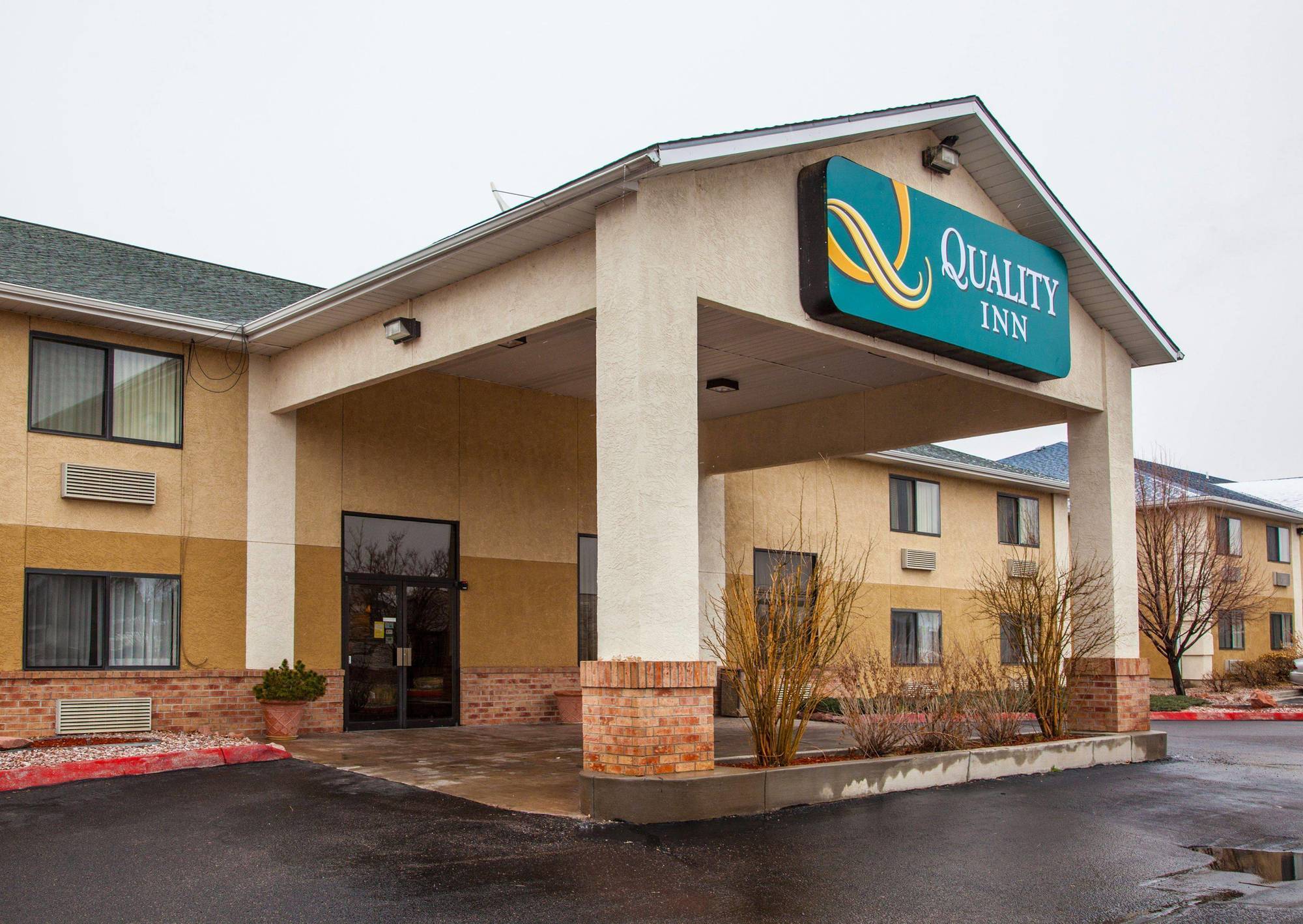 Quality Inn Airport Colorado Springs Exterior foto